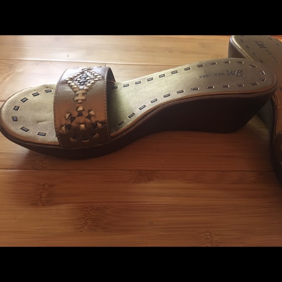 S M New York Steve Madden Wedge Mule Sandals - Picture 4 of 8